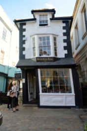 THE CROOKED HOUSE OF WINDSOR